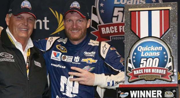 Visit NASCAR Nation reaccionó al anuncio del retiro de Dale Earnhardt Jr. page