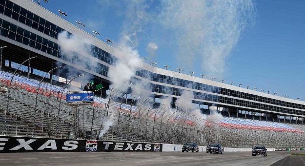 Visit La nueva pista del Texas Motor Speedway en fotos page