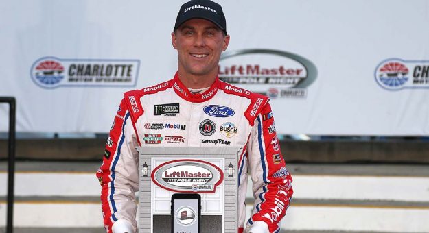 Visit Kevin Harvick ganó la Pole Position para la Coca-Cola 600 en Charlotte page