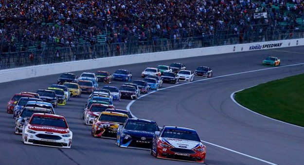 Visit La Go Bowling 400 en vivo desde el Kansas Speedway page