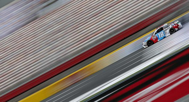 Visit Kyle Busch por la barrida de los Charlotte Race Weekends 2017 page