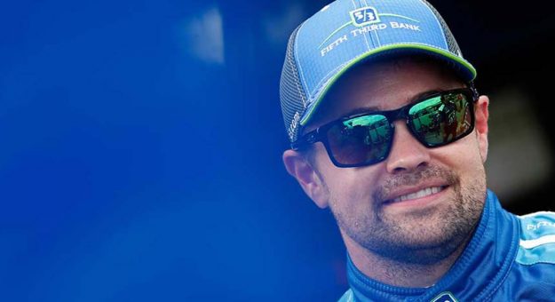 Visit Ricky Stenhouse Jr. ganó la Pole Position en Talladega page