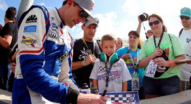 Visit Travis Pastrana volverá a la NASCAR esta temporada page