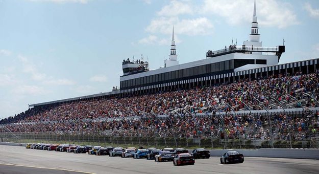 Visit Distancia para las etapas de las carreras en Pocono y Texas page