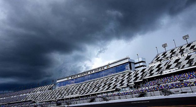 Visit Pospuesta por lluvia la carrera de la XFINITY Series en Daytona page