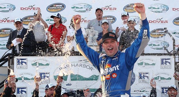 Visit Johnny Sauter logró su 1ra. Victoria del 2017 page