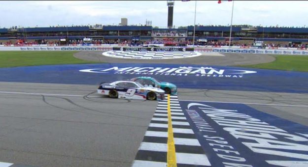 Visit Denny Hamlin ganó la carrera de la XFINITY Series en Michigan page