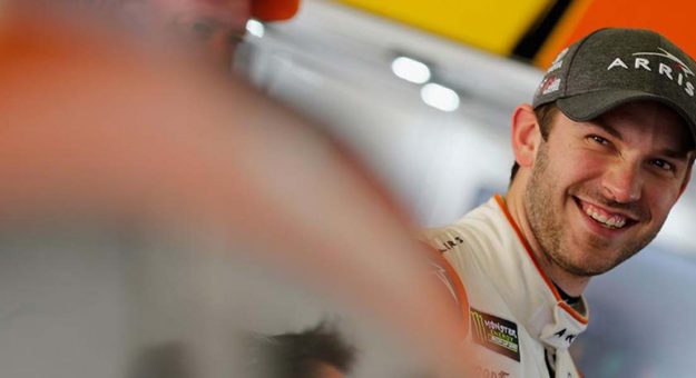 Visit Daniel Suárez firme en la pelea por el Premio Sunoco al Novato del Año page