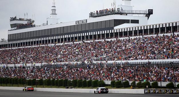 Visit Guía para las carreras del fin de semana en Iowa y Pocono page