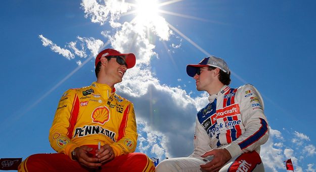 Ryan Blaney manejará 3er. auto de Team Penske en 2018; Paul Menard firmó con Wood Brothers