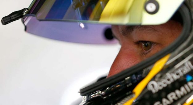 Visit Martin Truex Jr. a la Pole en New Hampshire tras descalificación de Kyle Larson page