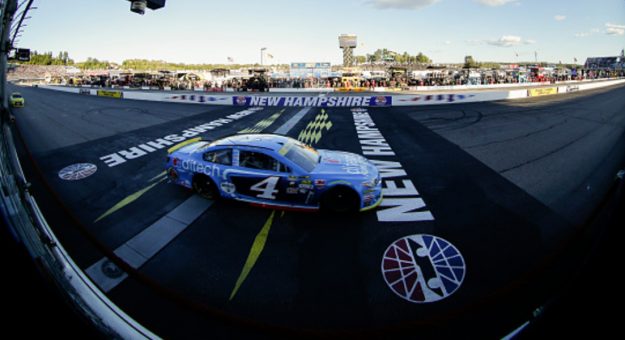 Visit Guía para las carreras de la NASCAR en New Hampshire page