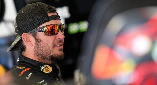 Visit Martin Truex Jr. a la caza de los puntos en Kentucky page