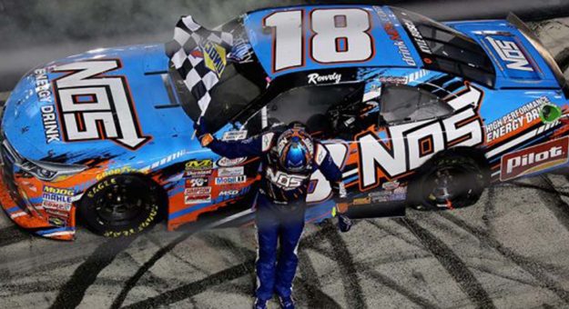 Visit Kyle Busch ganó la carrera de la XFINITY Series, 2 de 2 en Bristol page
