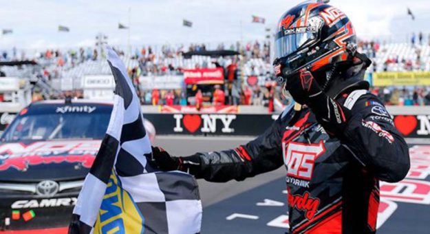 Visit Kyle Busch ganó la carrera de la XFINITY Series en Watkins Glen page