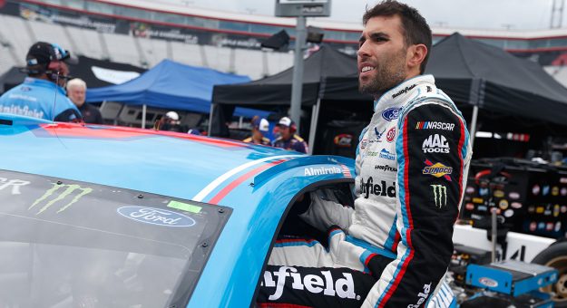 Visit Aric Almirola no regresará a Richard Petty Motorsports en 2018 page