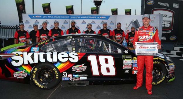 Visit Kyle Busch ganó la Pole Position y la guerra en Twitter en Chicagoland page