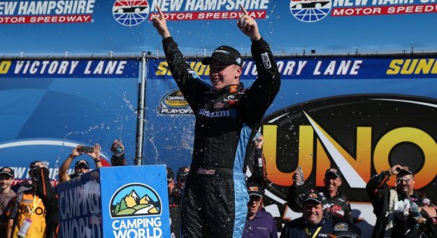 Visit Christopher Bell ganó la primera carrera de los Playoffs en New Hampshire page