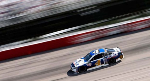 Visit Kevin Harvick ganó la Pole para la carrera en Darlington page
