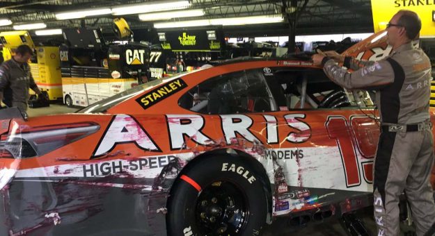 Visit Daniel Suárez quedó fuera de la carrera en Darlington page
