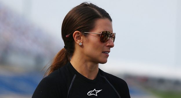 Visit Danica Patrick no regresará a Stewart-Haas en 2018 page