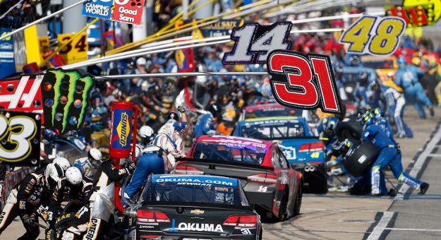 Visit Guía para las carreras de la NASCAR en Richmond page