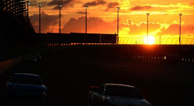 Visit Homestead-Miami Speedway se prepara para recibir al huracán Irma page