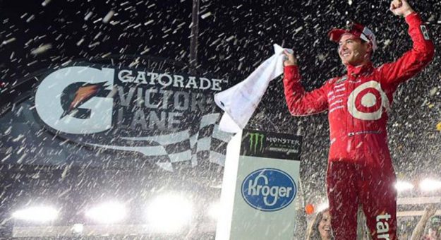 Visit Kyle Larson ganó la Federated Auto Parts 400 en Richmond page
