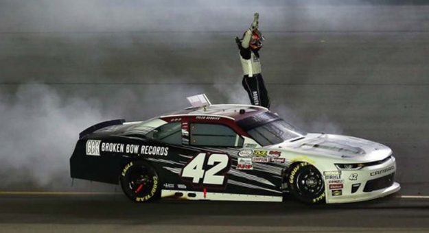 Visit Tyler Reddick logró su 1ra. victoria de la XFINITY Series en Kentucky page