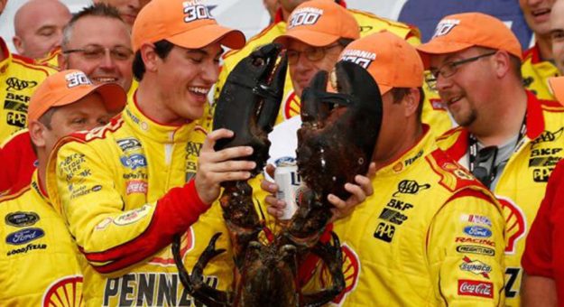 Visit Los particulares trofeos de la Monster Energy NASCAR Cup Series page