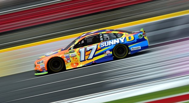 Visit Ricky Stenhouse Jr. en busca de otra victoria en Talladega  page