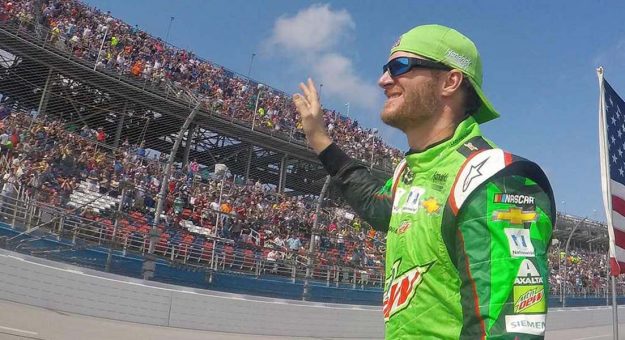 Visit El último adiós de Dale Earnhardt Jr. a sus fans en Talladega page