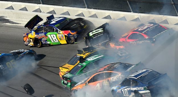 Visit Kyle Busch ante la posibilidad de la eliminación en Kansas page