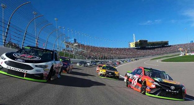 Visit Martin Truex Jr. ganó la Hollywood Casino 400 en Kansas Speedway page