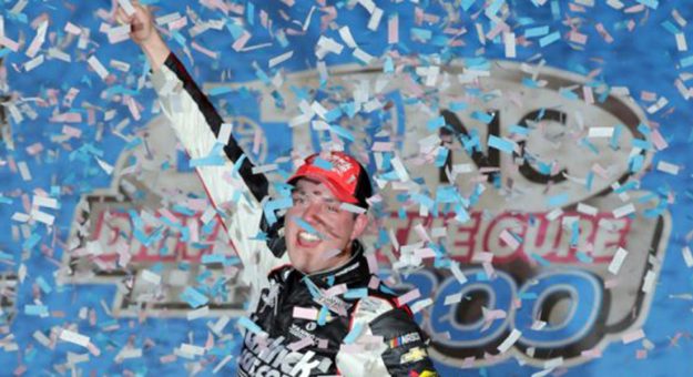 Visit Alex Bowman ganó la carrera de la XFINITY en Charlotte  page