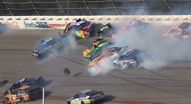 Visit The ‘Big One’ eliminó a a la mitad de los pilotos de los Playoffs en Talladega page