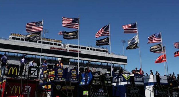 Visit Guía para las carreras del fin de semana en Martinsville page
