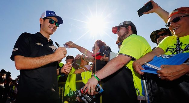 Visit Kyle Larson en la lista Forbes’ 30 Under 30 page