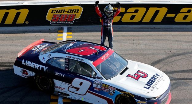 Visit William Byron ganó en Phoenix para pelear por el campeonato de la XFINITY Series page