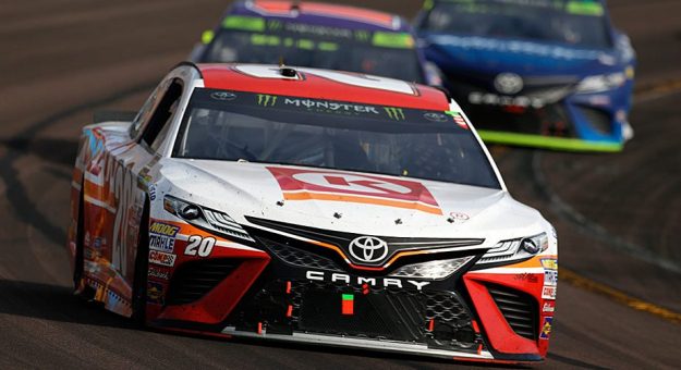 Visit Kenseth arrebató la victoria a Elliott en Phoenix; Keselowski avanzó a la Championship 4 en Miami page