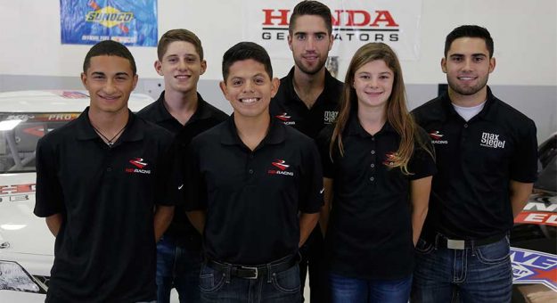 Visit Clase 2018 del Programa NASCAR Drive for Diversity page