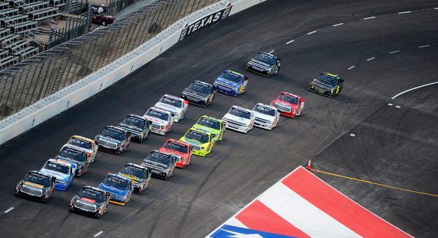 Visit Guía para las carreras del fin de semana en Texas page