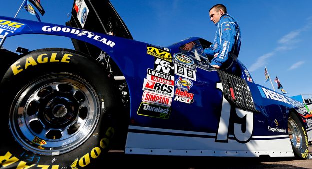 Visit Austin Cindric a una emocional carrera del campeonato de la Truck Series page