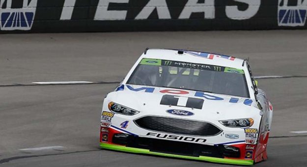 Visit Kevin Harvick ganó la AAA Texas 500 y avanzó a la Championship 4 page