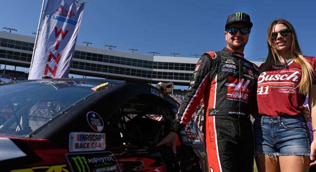 Visit Lo mejor de la temporada de Kurt Busch page