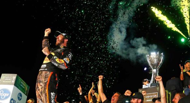 Visit Lo Mejor de la temporada NASCAR 2017 page