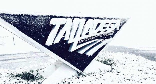 Visit El Talladega Superspeedway amaneció cubierto de nieve page