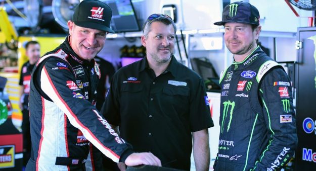 Visit Stewart-Haas Racing inicia 10ma. temporada con la misma pasión page