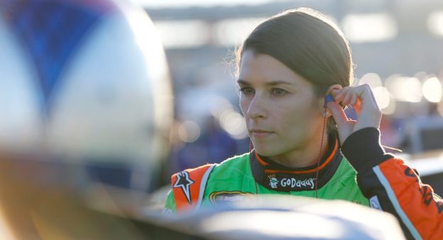 Visit Danica Patrick y GoDaddy tendrán la reunión perfecta para el adiós page