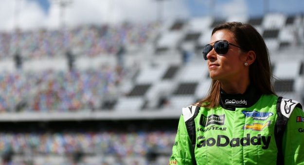 Visit Aaron Rodgers será invitado de Danica Patrick en la Daytona 500 page